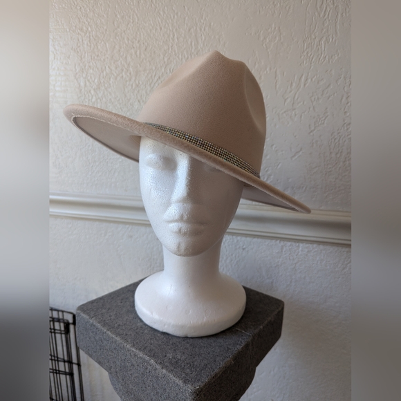 Cream Fedora - Picture 3 of 3